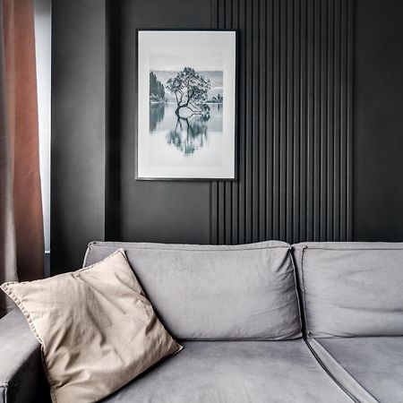 Blacknight Apartment - Self Check-In 24H วรอตซวาฟ ภายนอก รูปภาพ