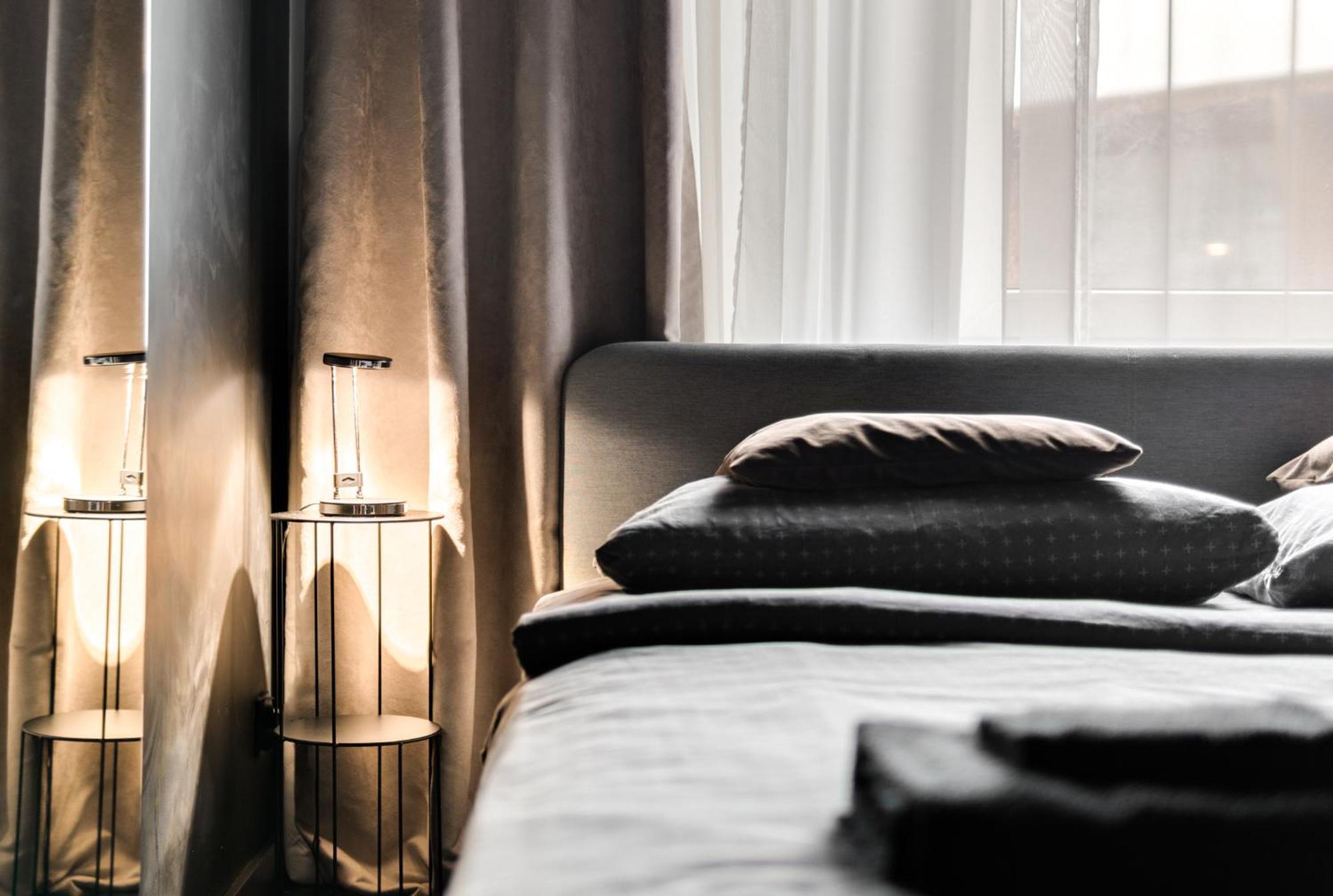 Blacknight Apartment - Self Check-In 24H วรอตซวาฟ ภายนอก รูปภาพ