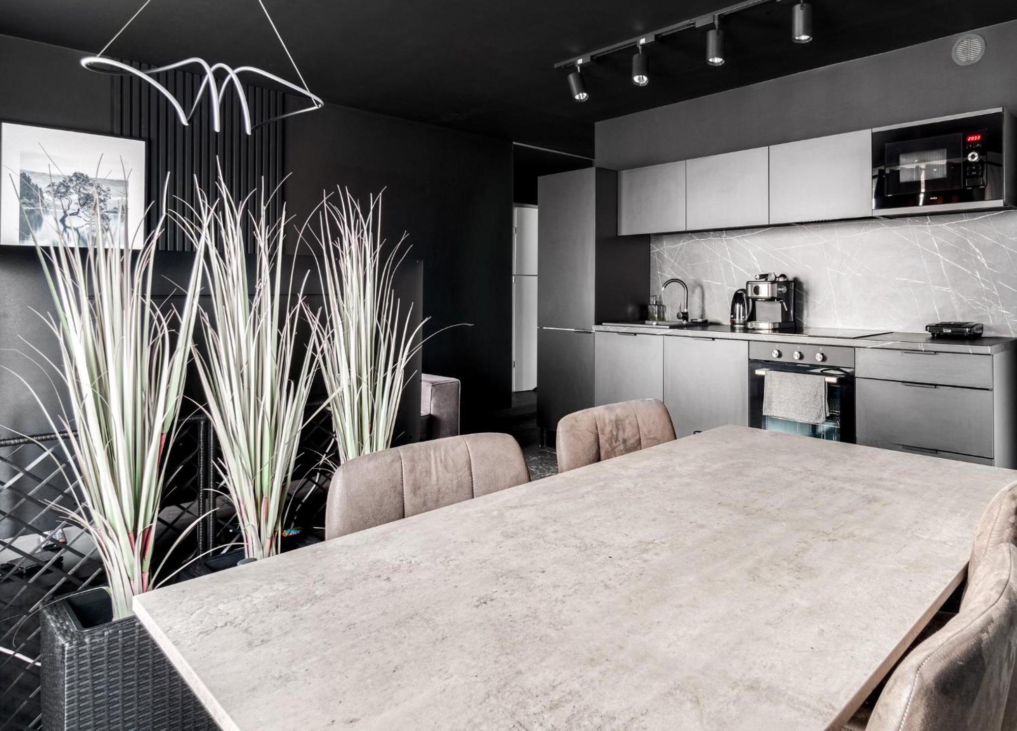 Blacknight Apartment - Self Check-In 24H วรอตซวาฟ ภายนอก รูปภาพ