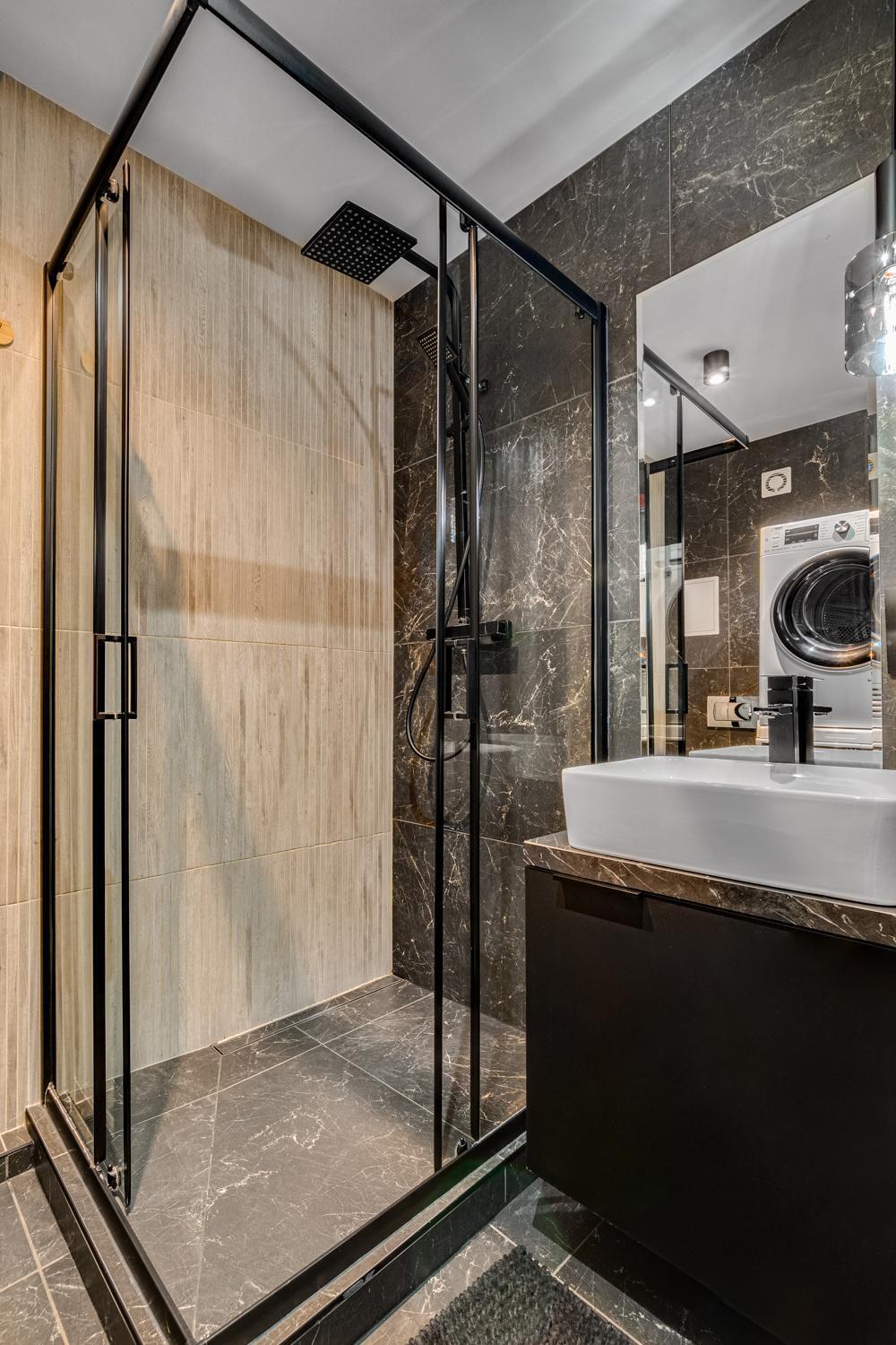 Blacknight Apartment - Self Check-In 24H วรอตซวาฟ ภายนอก รูปภาพ