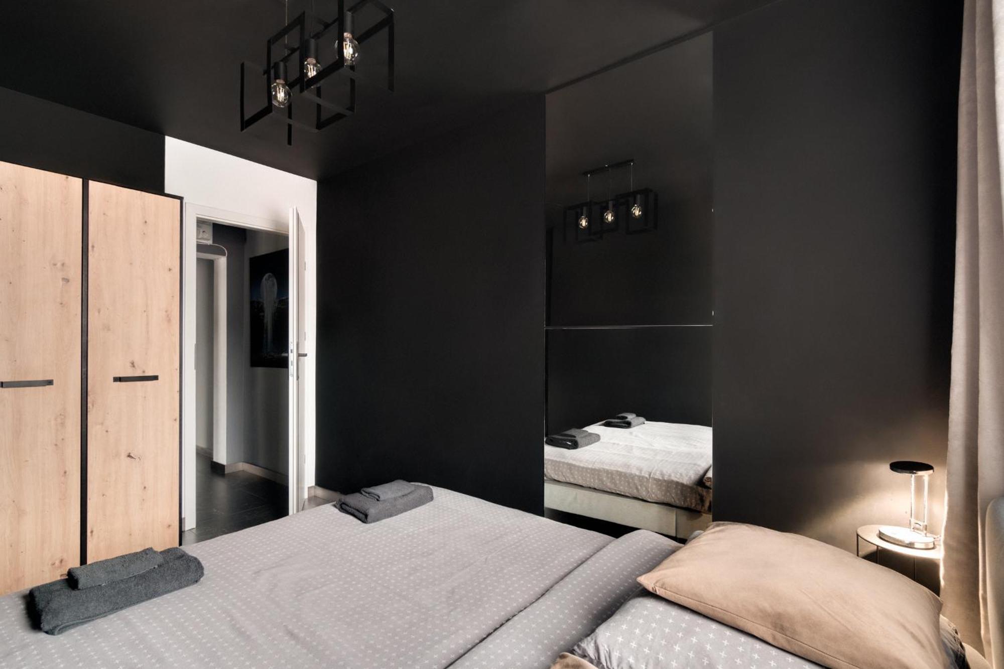Blacknight Apartment - Self Check-In 24H วรอตซวาฟ ภายนอก รูปภาพ